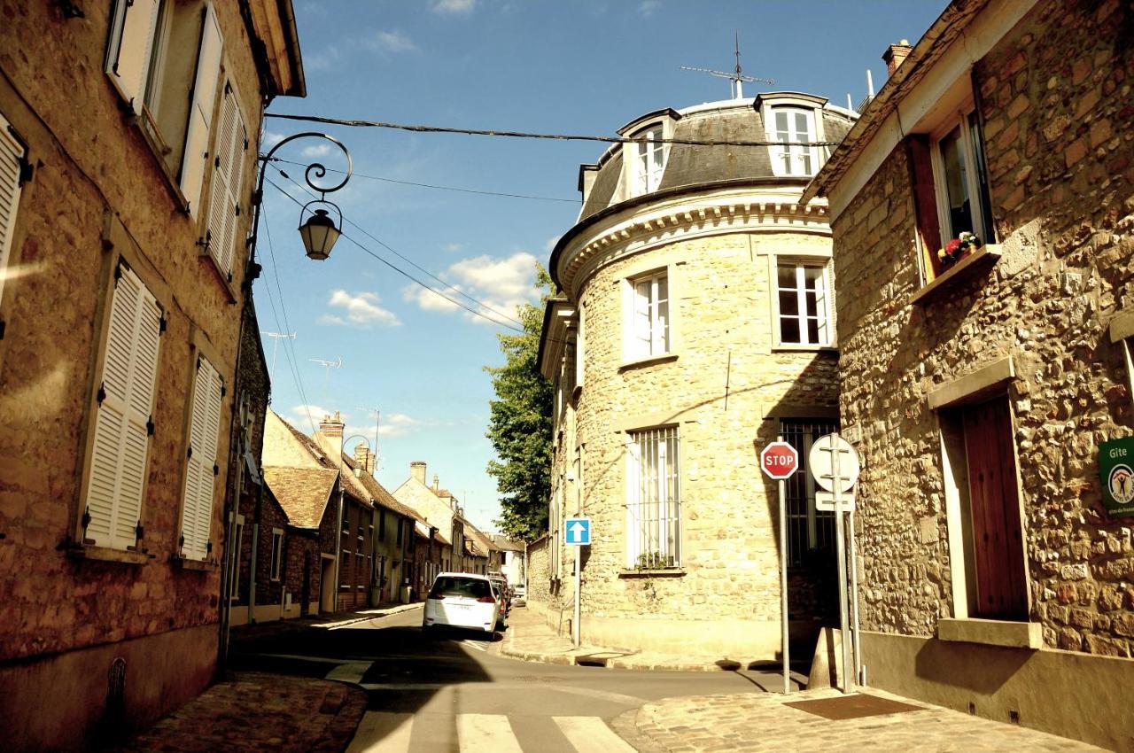 Appartement En Plein Coeur De Milly-La-Foret Exterior foto